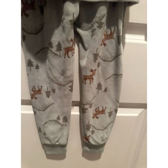 Carter's Two Piece Christmas Theme (Reindeer & Pine Trees) Mint PJS Size 5T - Picture 2 of 10